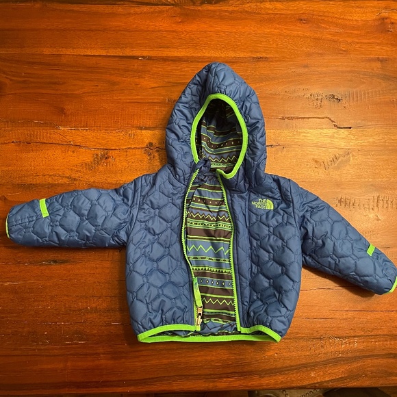 The North Face Perrito Reversible Jacket 6-12m - Picture 3 of 5